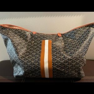 Goyard. Large St Louie overall good condition,minor wear at corners/ interior